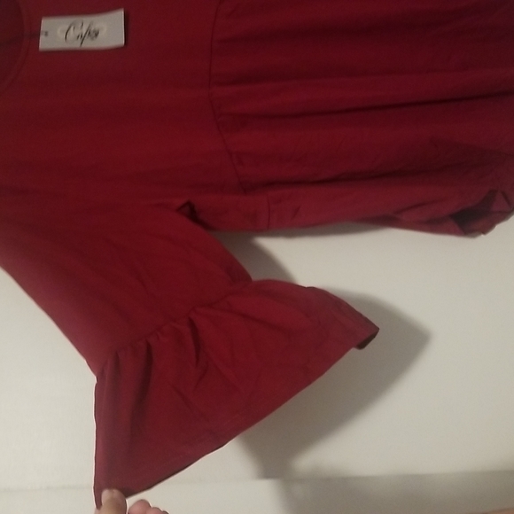 Red top - Picture 2 of 4